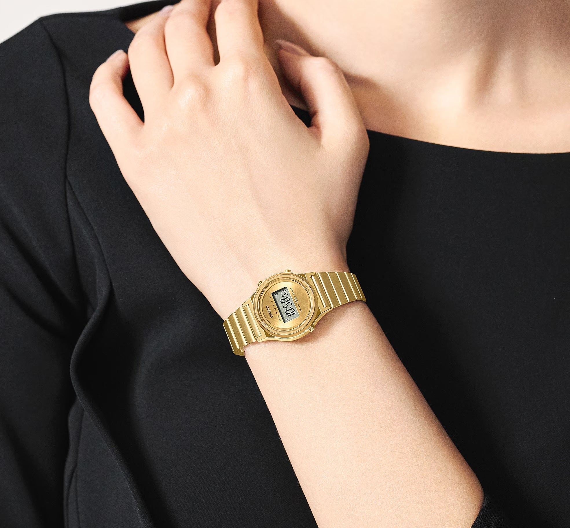 LA700WEG-9ADF Casio Vintage Gold Dial Gold Stainless Steel Chain Digital Women's Watch.
